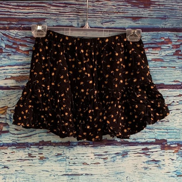 Forever 21 Dresses & Skirts - Forever 21 Ruffled Floral Mini Skirt